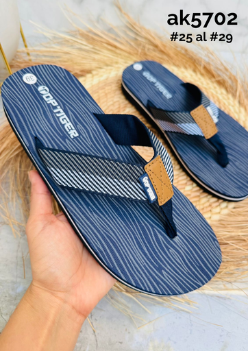 AK5702